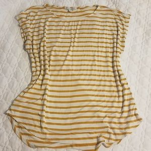 Capped sleeved shirt